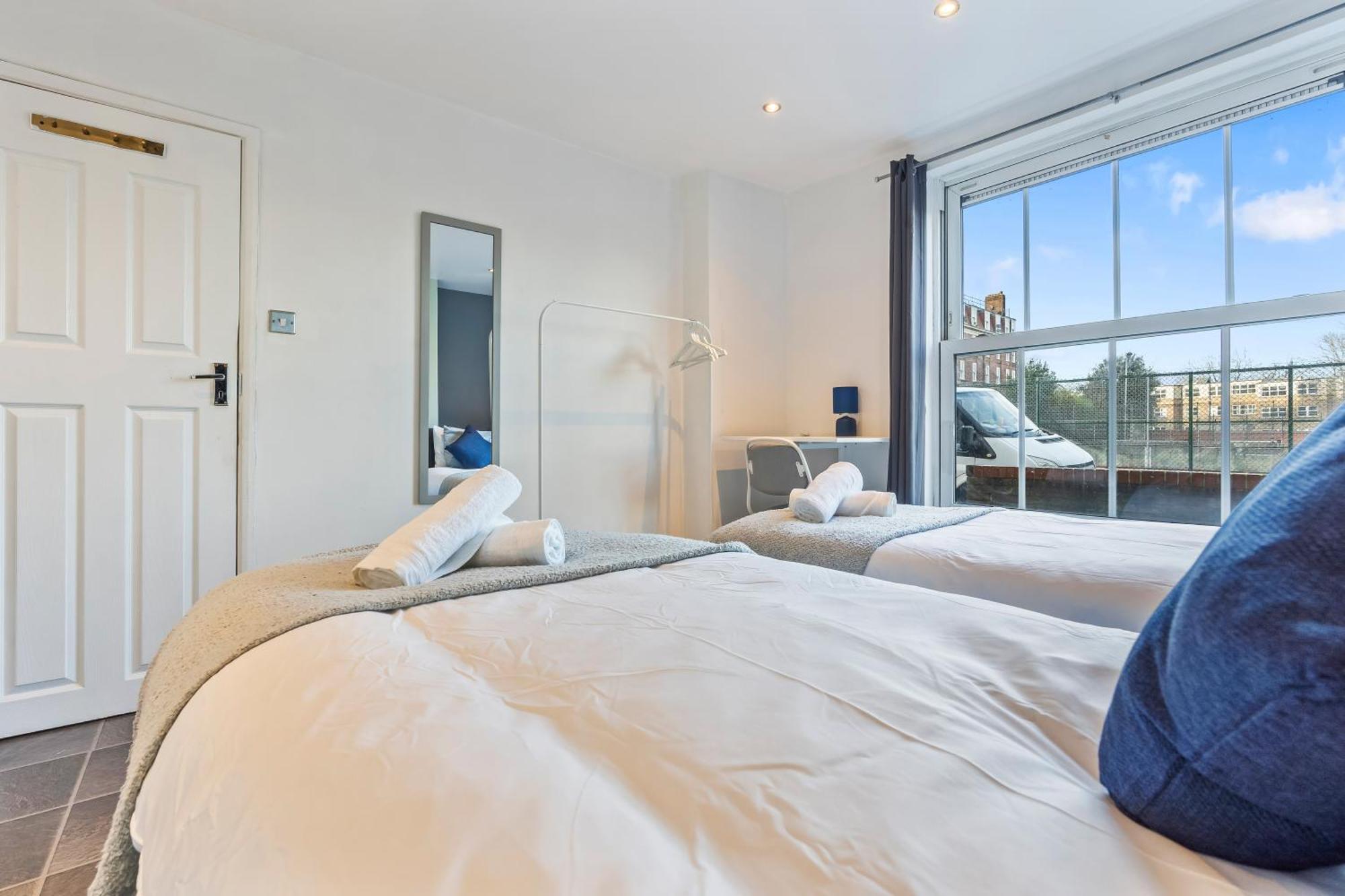 Comfy 4Br House Close To Subway Londres Exterior foto
